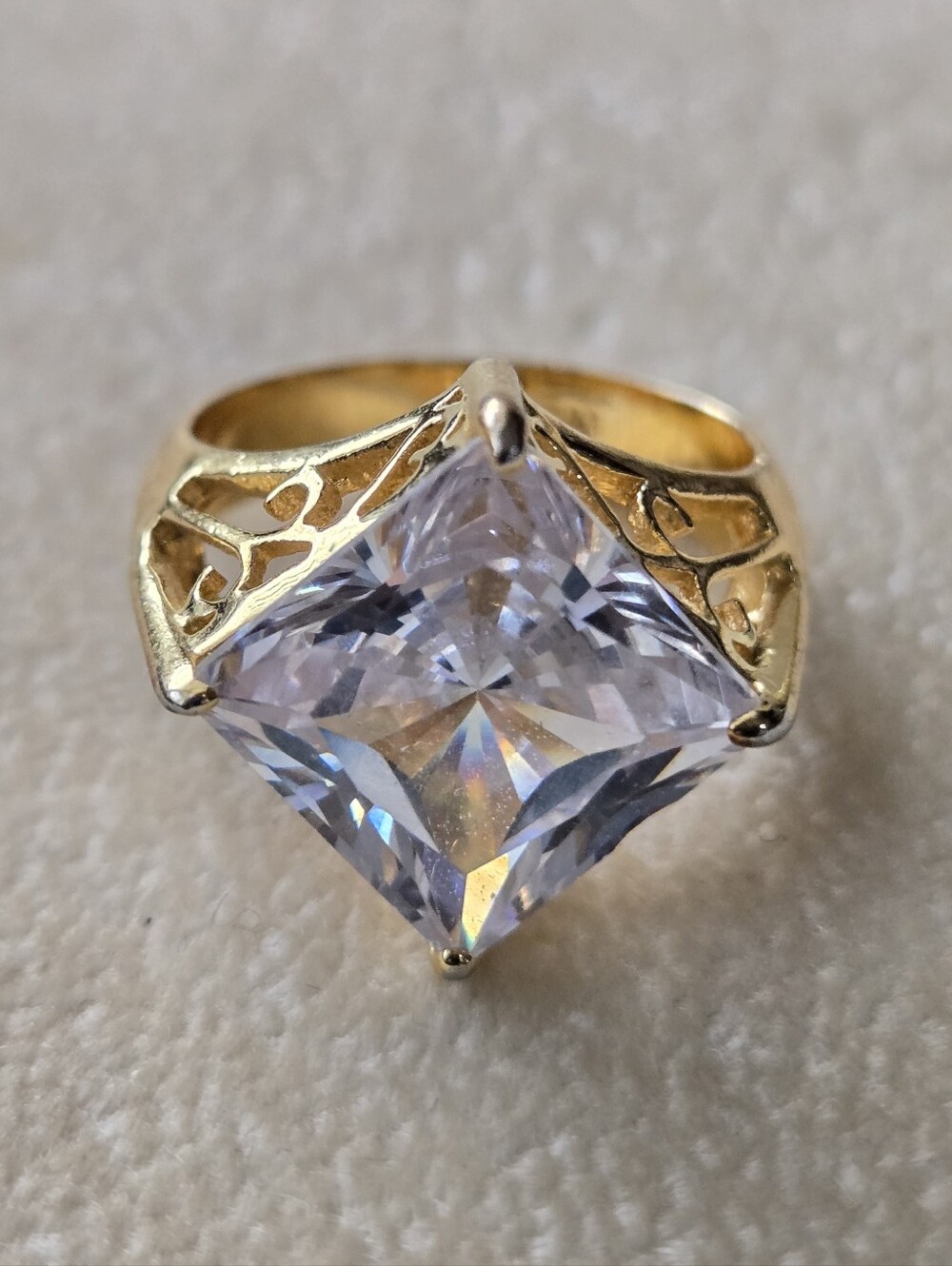 EDCO Pricess Cut Solitaire Ring 8